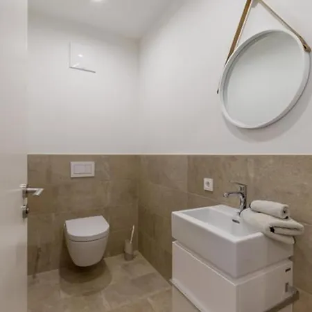 아파트 Hideaway - Stylisch, Ruhig, Topausstattung, Infrarotsauna, Dachterrasse