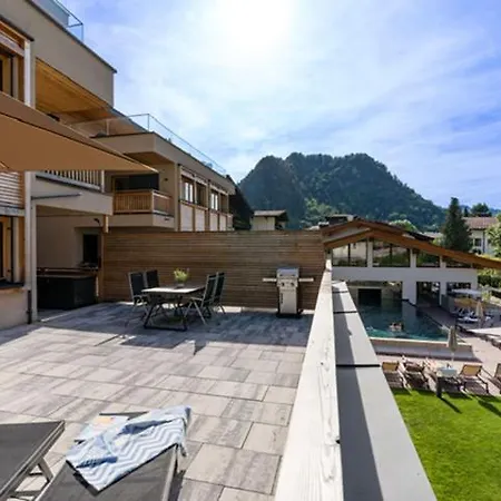 アパート Hideaway - Stylisch, Ruhig, Topausstattung, Infrarotsauna, Dachterrasse *