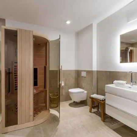 Hideaway - Stylisch, Ruhig, Topausstattung, Infrarotsauna, Dachterrasse